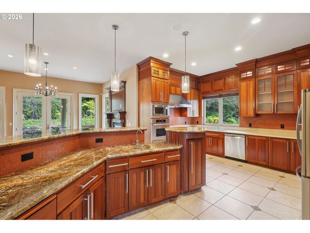 9309 Nw FINZER Ct, Portland, OR 97229