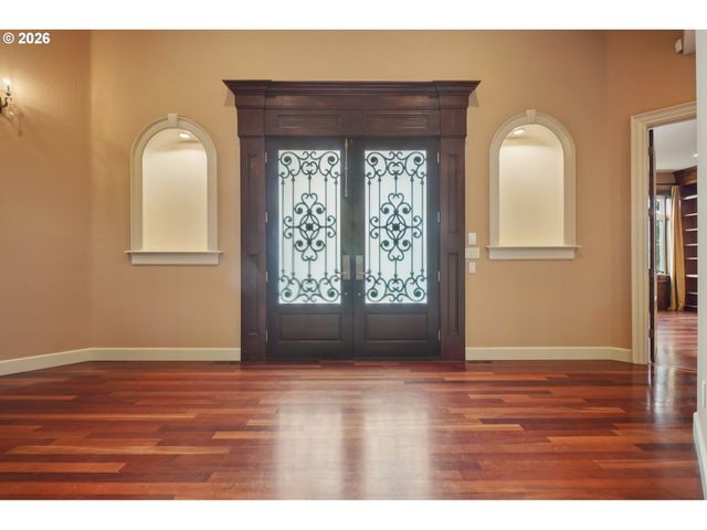 9309 Nw FINZER Ct, Portland, OR 97229