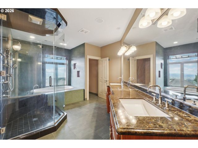 9309 Nw FINZER Ct, Portland, OR 97229