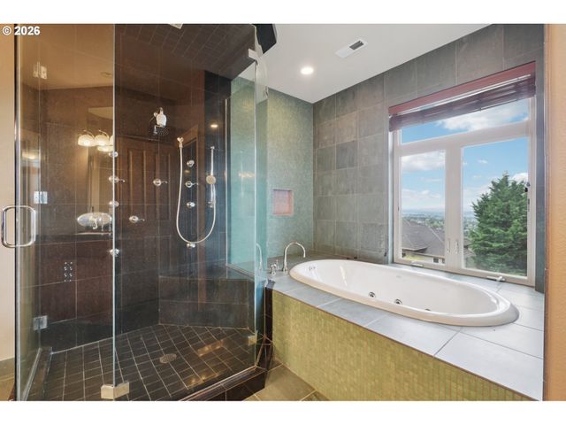 9309 Nw FINZER Ct, Portland, OR 97229