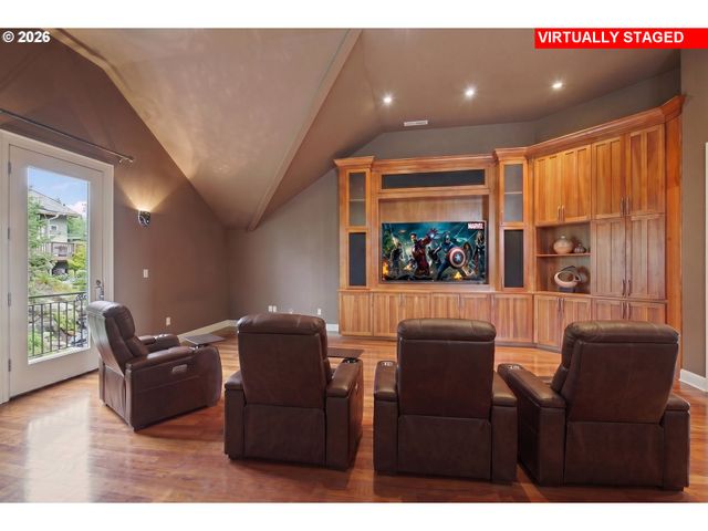 9309 Nw FINZER Ct, Portland, OR 97229