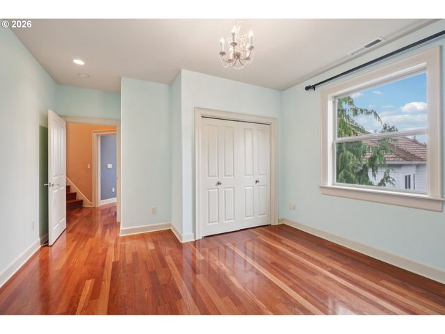 9309 Nw FINZER Ct, Portland, OR 97229