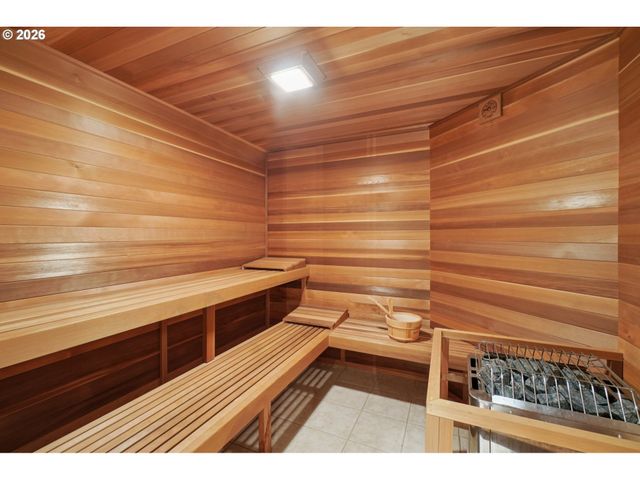 9309 Nw FINZER Ct, Portland, OR 97229