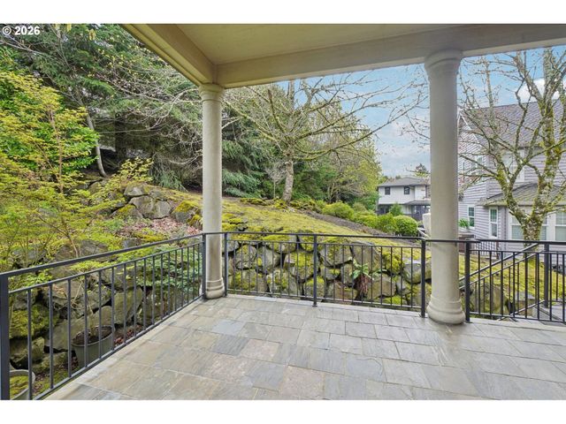 9309 Nw FINZER Ct, Portland, OR 97229