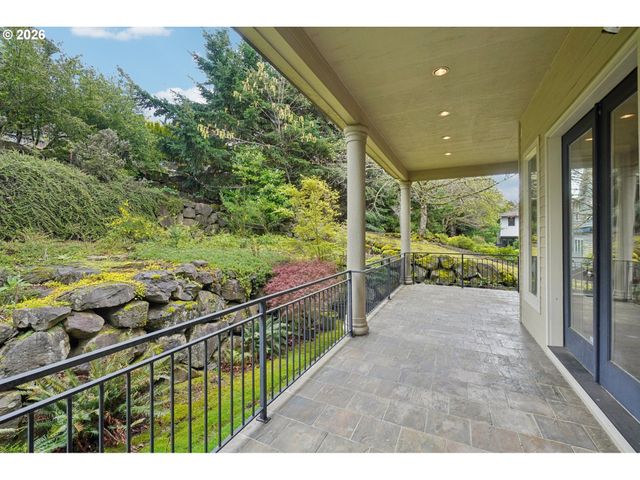 9309 Nw FINZER Ct, Portland, OR 97229