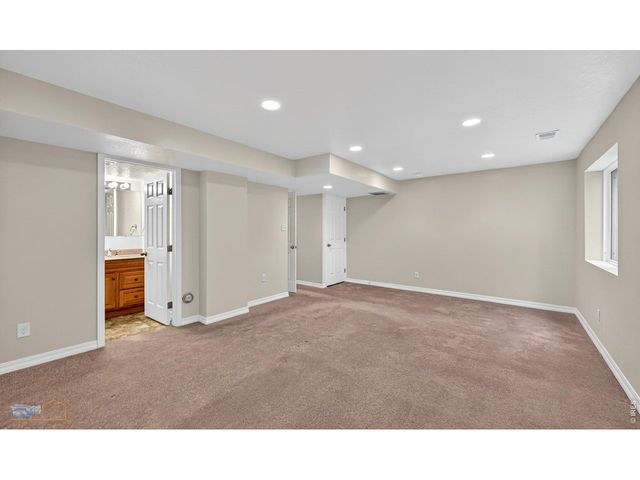 510 N Parkside Dr E, Longmont, CO 80501