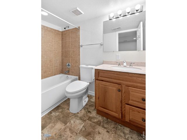 510 N Parkside Dr E, Longmont, CO 80501