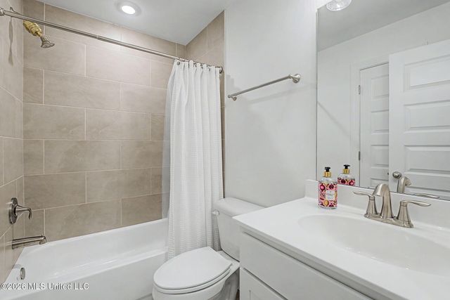 390 Centerline Roper Loop, Byhalia, MS 38611