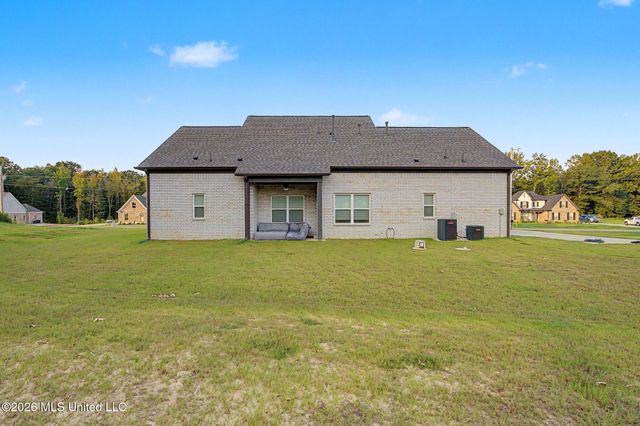 390 Centerline Roper Loop, Byhalia, MS 38611