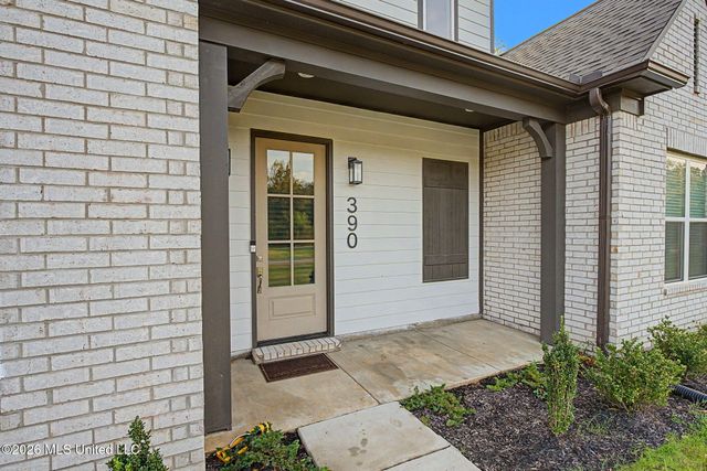 390 Centerline Roper Loop, Byhalia, MS 38611