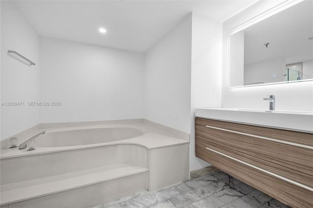 9 Island Ave 814, Miami Beach, FL 33139