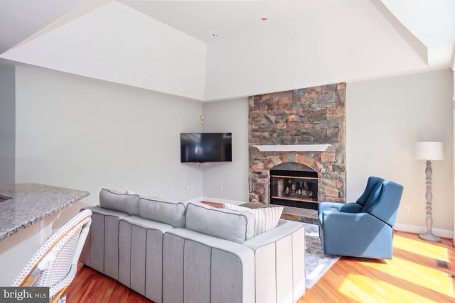 9304 WILDOAK DR, Bethesda, MD 20814