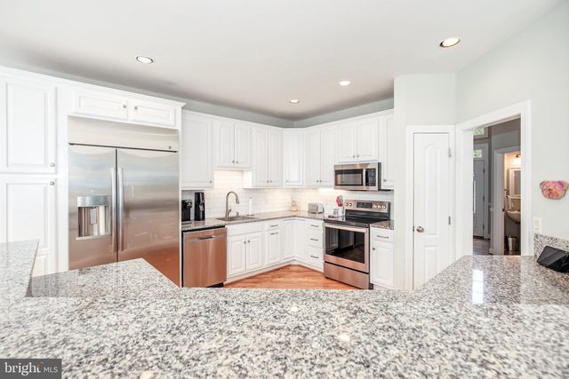 9304 WILDOAK DR, Bethesda, MD 20814