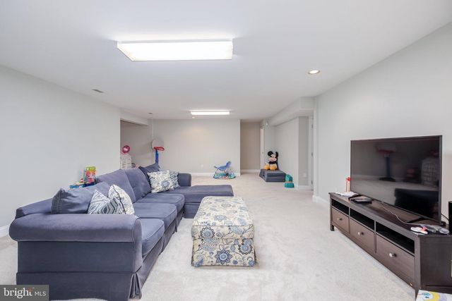9304 WILDOAK DR, Bethesda, MD 20814