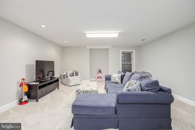 9304 WILDOAK DR, Bethesda, MD 20814