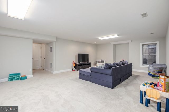 9304 WILDOAK DR, Bethesda, MD 20814