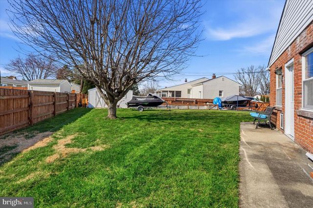 101 SHUBROOK LN, Aston, PA 19014