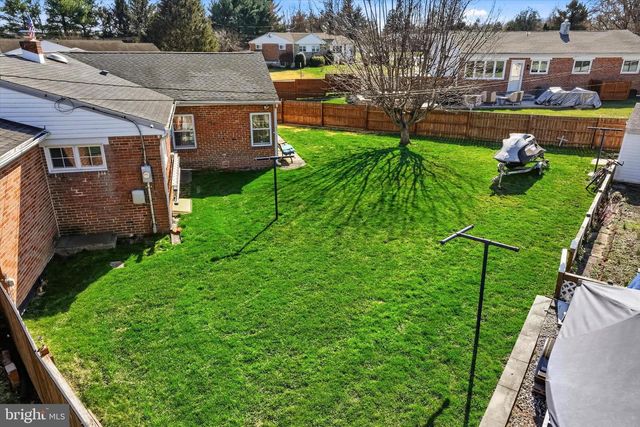 101 SHUBROOK LN, Aston, PA 19014