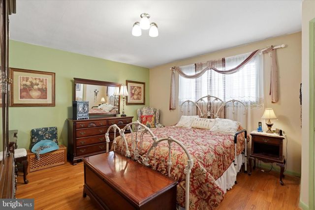 101 SHUBROOK LN, Aston, PA 19014