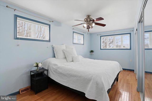 101 SHUBROOK LN, Aston, PA 19014