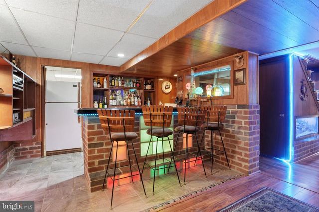 101 SHUBROOK LN, Aston, PA 19014