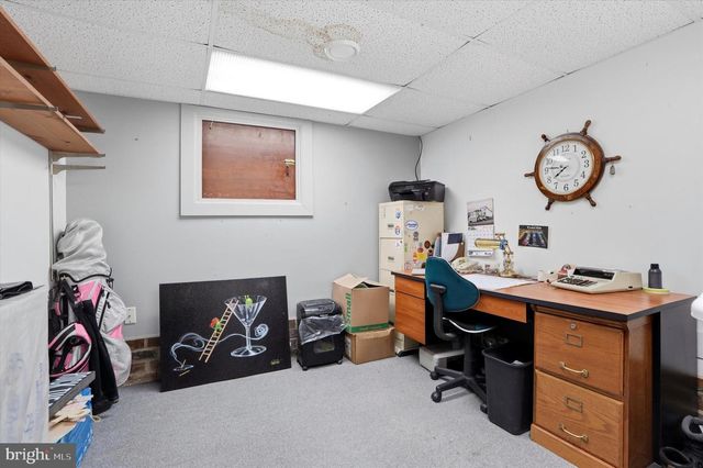 101 SHUBROOK LN, Aston, PA 19014