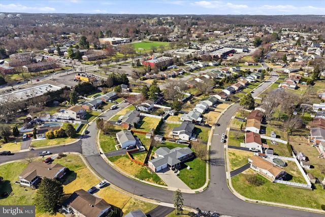 101 SHUBROOK LN, Aston, PA 19014