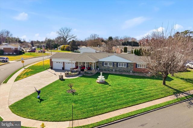 101 SHUBROOK LN, Aston, PA 19014