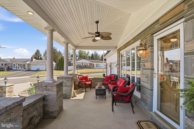 101 SHUBROOK LN, Aston, PA 19014