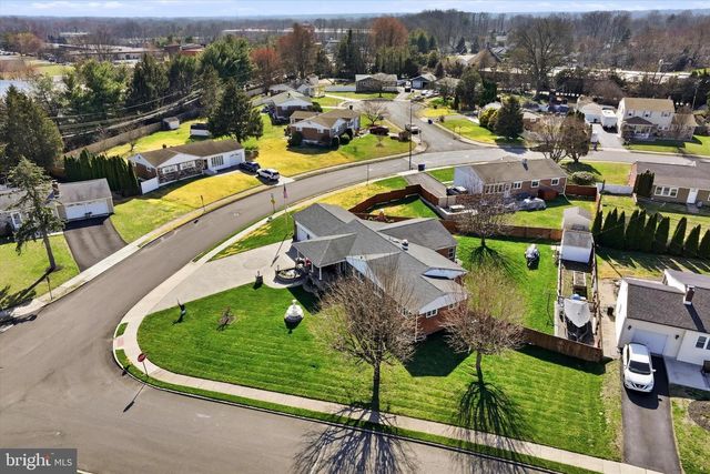 101 SHUBROOK LN, Aston, PA 19014