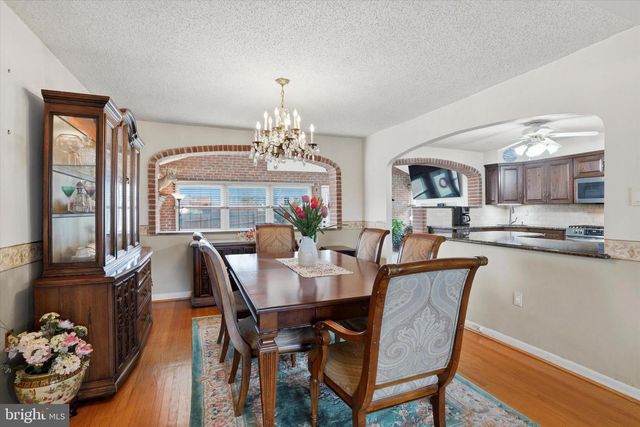 101 SHUBROOK LN, Aston, PA 19014