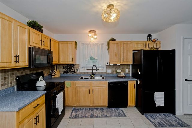 679 Parker St, Springfield, MA 01129