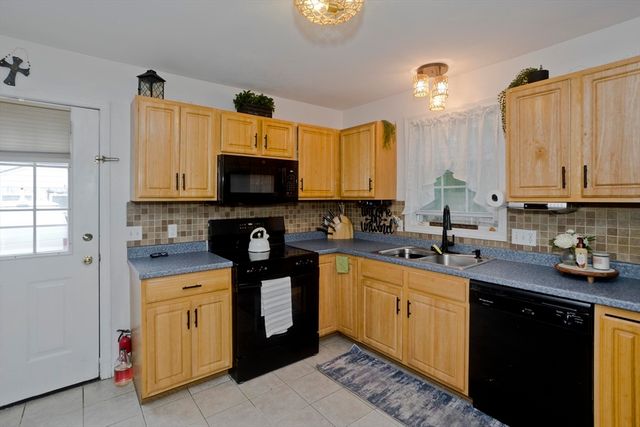 679 Parker St, Springfield, MA 01129