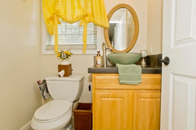 679 Parker St, Springfield, MA 01129