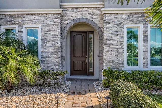 8192 LUDINGTON CIRCLE, Orlando, FL 32836