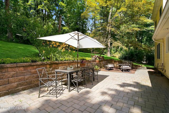 76 Long Hill Road, Gillette, NJ 07933
