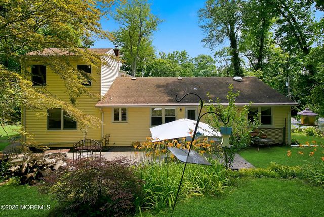 76 Long Hill Road, Gillette, NJ 07933