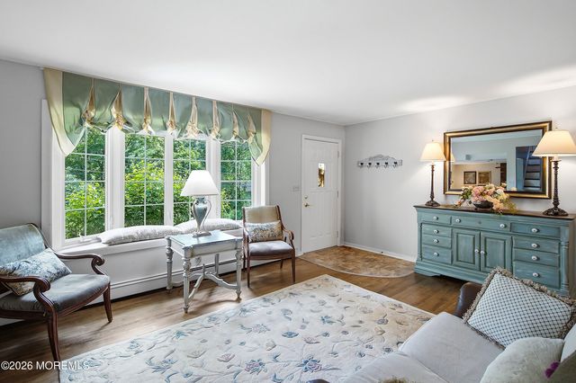 76 Long Hill Road, Gillette, NJ 07933