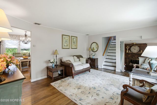 76 Long Hill Road, Gillette, NJ 07933