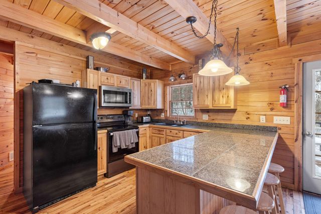 12893 Maysville Williams Road, Logan, OH 43138