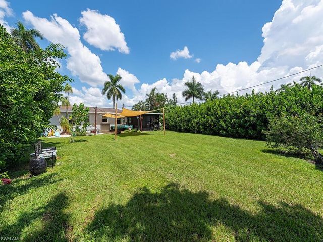 5521 Shaddelee LN W, Fort Myers, FL 33919