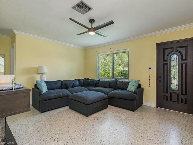 5521 Shaddelee LN W, Fort Myers, FL 33919