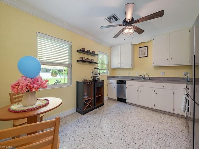 5521 Shaddelee LN W, Fort Myers, FL 33919