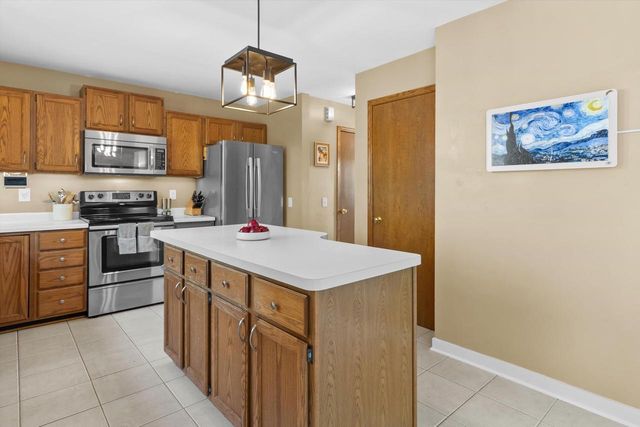 2 Salina Court, Madison, WI 53719