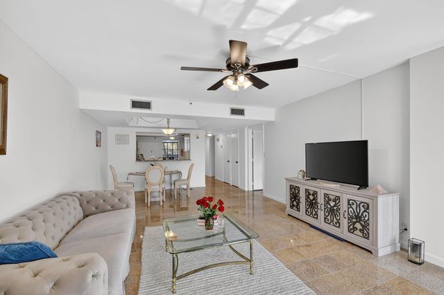 7030 Half Moon Circle 117, Hypoluxo, FL 33462