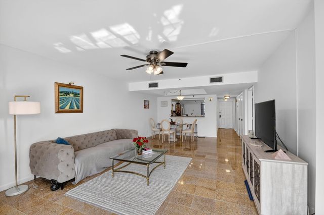 7030 Half Moon Circle 117, Hypoluxo, FL 33462