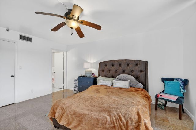 7030 Half Moon Circle 117, Hypoluxo, FL 33462