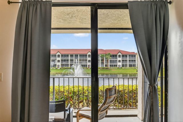 7030 Half Moon Circle 117, Hypoluxo, FL 33462