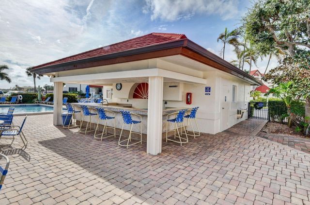 7030 Half Moon Circle 117, Hypoluxo, FL 33462