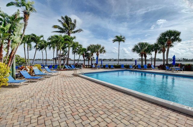 7030 Half Moon Circle 117, Hypoluxo, FL 33462